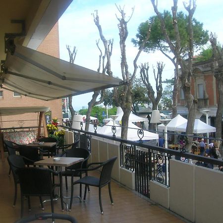Residence Suisse Cattolica Buitenkant foto
