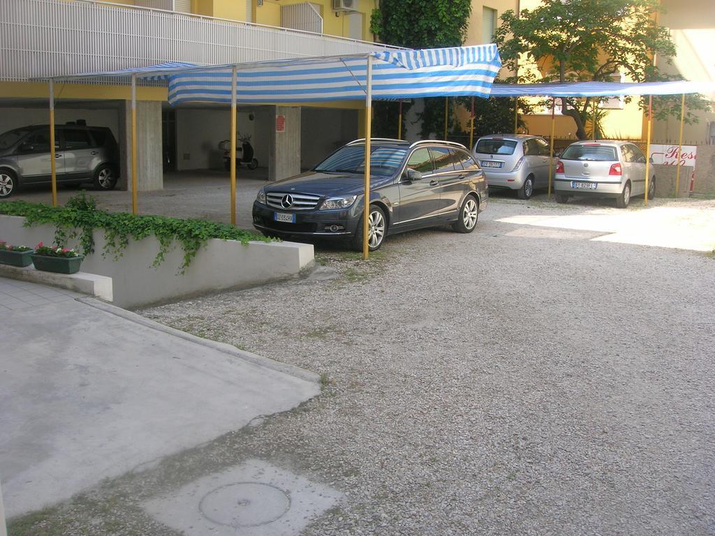 Residence Suisse Cattolica Buitenkant foto