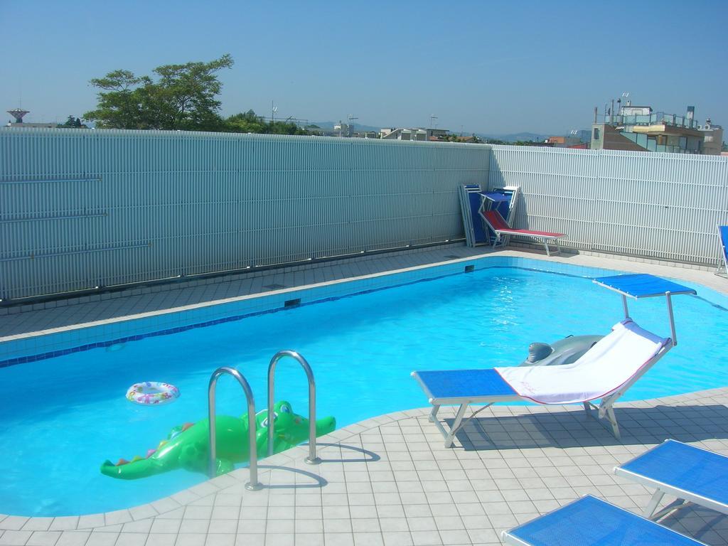 Residence Suisse Cattolica Buitenkant foto