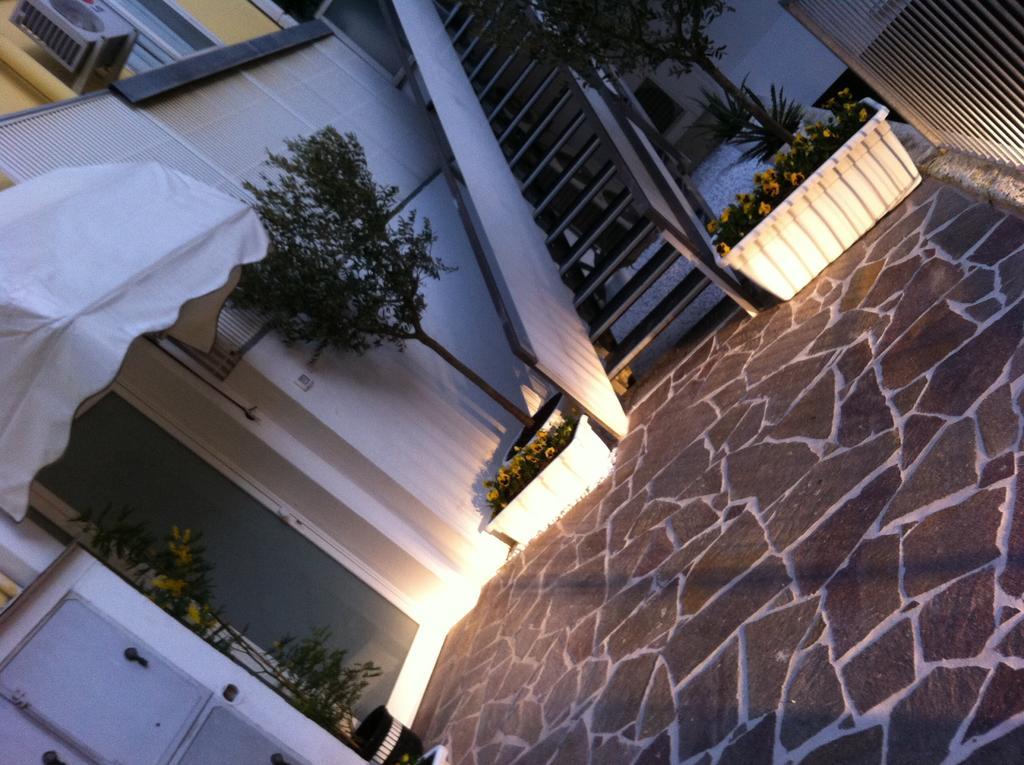 Residence Suisse Cattolica Buitenkant foto