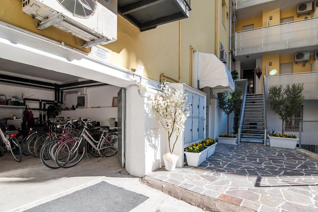Residence Suisse Cattolica Buitenkant foto